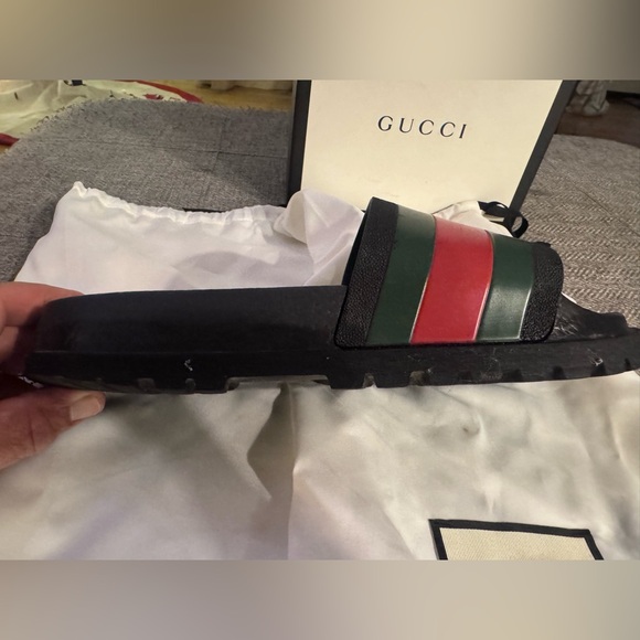 Men’s Gucci Slides Gucci Size 8 about a size 9 US have receipt - Picture 4 of 16